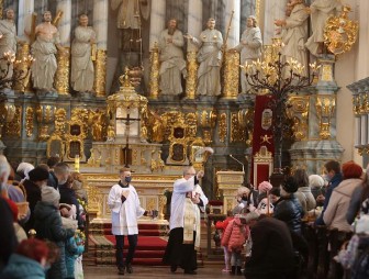 Католики отмечают Великую субботу