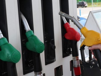 Автомобильное топливо в Беларуси подорожает на копейку с 20 апреля