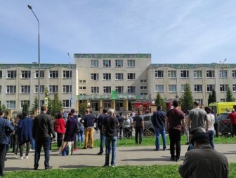 В школе Казани произошла стрельба. Погибли семь детей и двое взрослых. Нападавший – бывший ученик