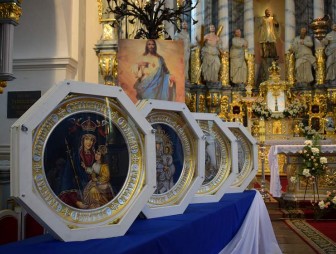За мир, единство и спокойствие. Автомобили с копиями почитаемых икон Матери Божией проедут вдоль границ Беларуси
