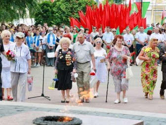 ФОТОФАКТ: Митинг-реквием с минутой молчания, посвященный годовщине начала Великой Отечественной войны, прошел в Гродно