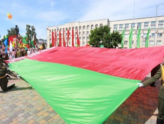 «Мы должны сберечь нашу страну». В Гродно состоялось торжественное открытие праздника в честь Дня Независимости