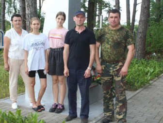 Эксперты-криминалисты Мостовского районного отдела ГКСЭ вместе со школьниками участвуют в патриотических акциях