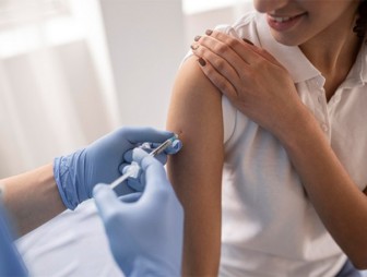 Не ждите, когда заболеете, вакцинируйтесь, призывают медики жителей Мостовщины