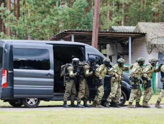 Прорыв границы, захват заложника и разминирование. На Гродненщине завершились комплексные оперативно-тактические учения с Гродненской погрангруппой