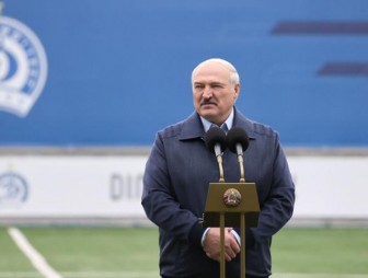 'С мячом должны спать'. Александр Лукашенко о результатах в футболе, шальных деньгах и уроках Токио