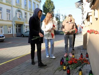 Сотрудники редакции газеты «Гродзенская праўда» почтили память погибшего при исполнении служебного долга сотрудника комитета госбезопасности