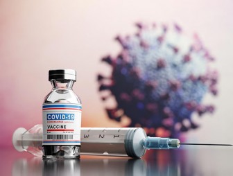 В России приступили к исследованиям одновременного использования вакцин от гриппа и COVID-19