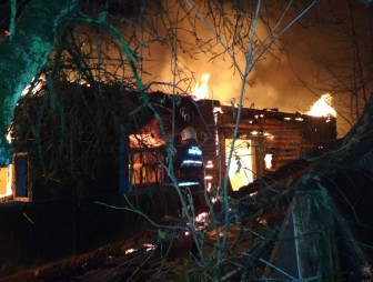Пожар нежилого дома произошёл на Мостовщине