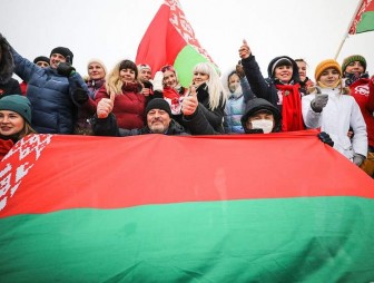 На имя Главы государства и в Администрацию Президента приходит много откликов в поддержку выбранного курса