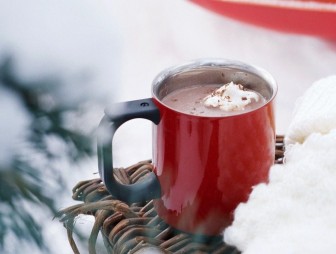 Сварите чашку горячего какао! Как улучшить настроение с помощью еды. Советы психолога