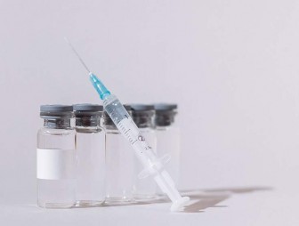 Над вакциной против штамма 'омикрон' уже работают несколько стран