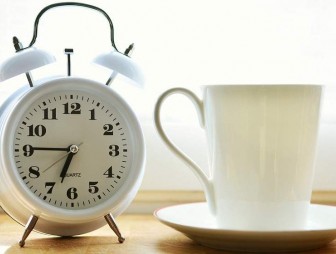 Сомнолог назвал способ, как быстрее адаптироваться к рабочим будням после праздников