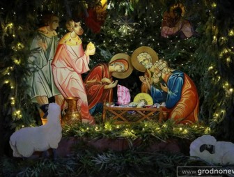 Фотофакт: в православных храмах проходят рождественские службы