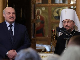 Алекандр Лукашенко в Рождество посетил в Минске храм Преподобных Оптинских старцев