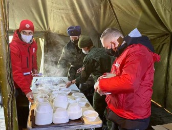 Всегда рядом с теми, кто нуждается в помощи. Волонтеры Гродненской областной организации Белорусского Общества Красного Креста продолжают оказывать помощь беженцам