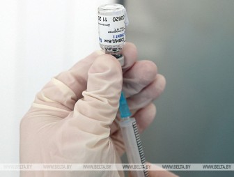 Вакцина 'Спутник V' получила постоянную регистрацию в России