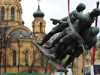 В Польше, Литве и других странах Запада продолжают «борьбу» с памятниками советским солдатам. Наш ответ может быть зеркальным
