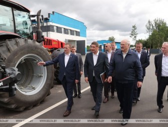 'Это пример создания нового хозяйства'. Лукашенко о причинах приезда на Мядельщину