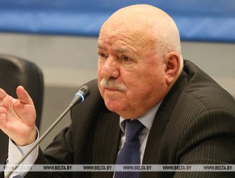 Лукашенко поздравил народного писателя Беларуси Николая Чергинца с 85-летием