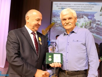 Три поколения деревообработчиков династии Савко крепили славу «Мостовдрева»