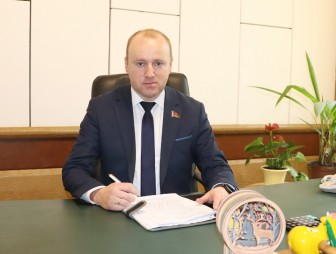 Приём населения в Мостовском райисполкоме провёл депутат Палаты представителей Национального собрания Республики Беларусь Павел Михалюк
