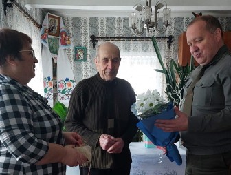 Спасибо за мир, Николай Михайлович! Ветерана Великой Отечественной войны поздравили с Днём защитников Отечества