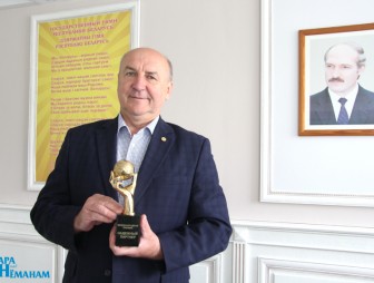 Генеральный директор ОАО «Мостовдрев» Сергей Ососов стал лауреатом Международной премии «Национальное величие» в номинации «Надёжный партнёр»