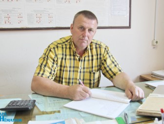 Интересная работа – создавать уют для сельчан, утверждает старший мастер Мостовского РУП ЖКХ Дмитрий Сурмач