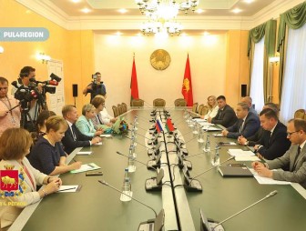 Председатель облисполкома Владимир Караник встретился с делегацией Республики Карелия