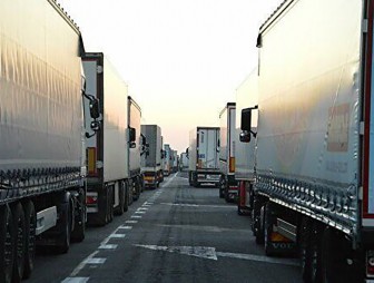 Не более двух грузовиков в час оформляли за последние сутки контролирующие службы из литовского пункта пропуска «Мядининкай»