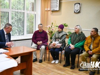 Заместитель председателя и руководство управлений и отделов Волковысского райисполкома встретились с семьями эвакуированных из Газы и предложили помощь в решении насущных проблем