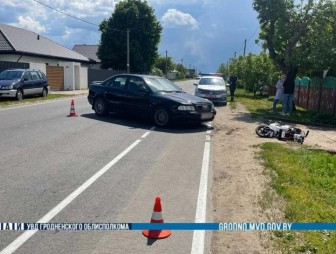 В Лидском районе женщина-водитель сбила пешехода на электросамокате. Пострадавшую с переломами доставили в больницу