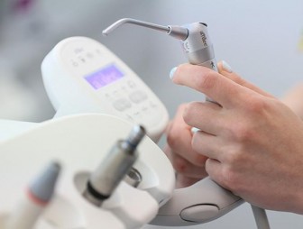 Минздрав опубликовал предельные тарифы на стоматологические услуги