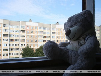 В Минске двухлетний ребенок выпал из окна четвертого этажа