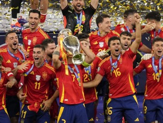 Красные «джокеры» оказались козырными: сборная Испании в финале чемпионата Европы по футболу обыграла англичан