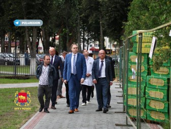 Губернатор Гродненской области Владимир Караник сегодня в Мостах