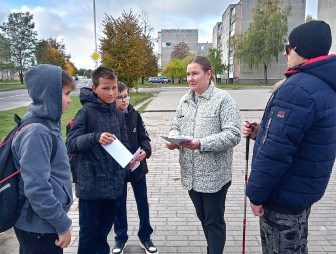 15 октября в стране начался ежегодный месячник «Человек с белой тростью»