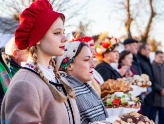 ФОТОФАКТ. Мостовские «Дожинки» в лицах