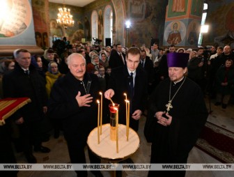 Курс на мир и созидание, плюсы 'диктатуры' и признание в любви. Лукашенко в Рождество сказал о главном