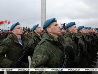 Белорусские военнослужащие принесли клятву на верность народу и Президенту