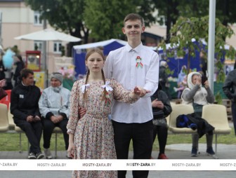 Мостовчане присоединились к патриотической акции «Вальс Победы»