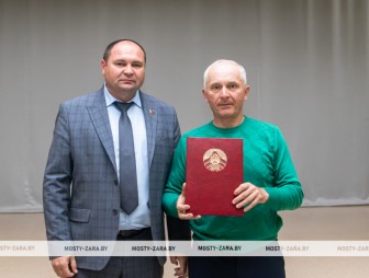 Праздник, что близок народу: в Мостах отметили лучших в канун Дня работников физической культуры и спорта