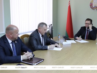 Приём граждан и прямую телефонную линию в Мостовском райисполкоме провёл первый заместитель Председателя Комитета госконтроля Республики Беларусь Дмитрий Баско