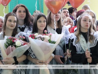 В добрый путь, выпускники! В школах Мостовского района прозвучал последний звонок