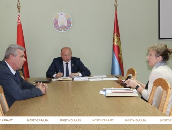 Председатель Мостовского райисполкома Андрей Санько провёл приём граждан