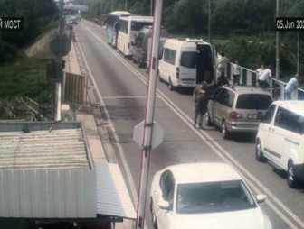 Польская сторона прекратила принимать автобусы