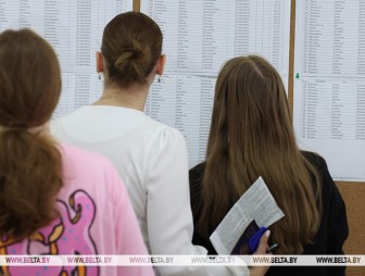'Более 600 стобалльных результатов'. Сегодня станут известны итоги первого ЦЭ