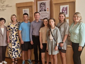 Школа встречает земляков героя