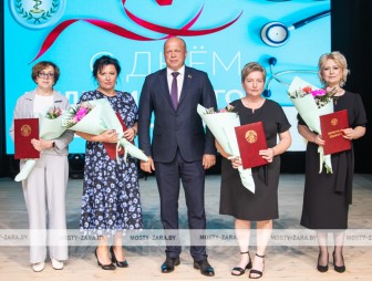 Последователи Асклепия, преемники Гиппократа, наследники Авиценны: в районном центре культуры чествовали мостовских медиков